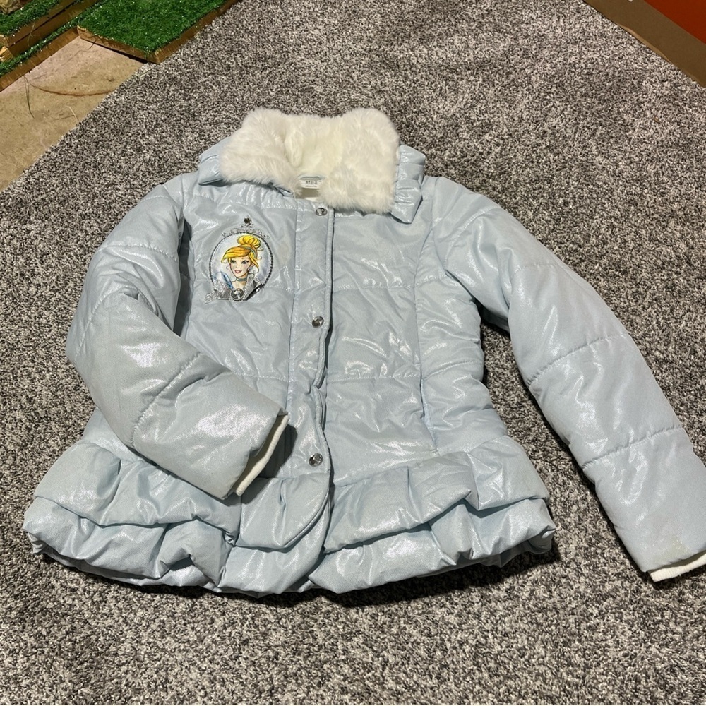 DISNEY STORE GIRLS CINDERELLA SPARKLE BLUE/WHITE PUFFER JACKET 9/10 Note